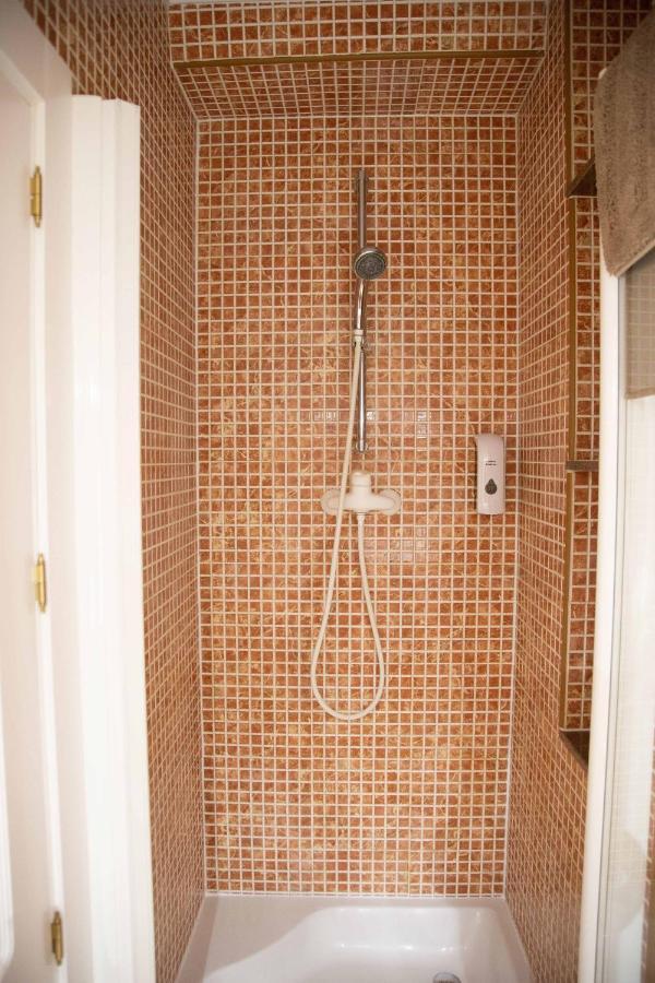 Apartamento Rajabai Almansa Exterior foto
