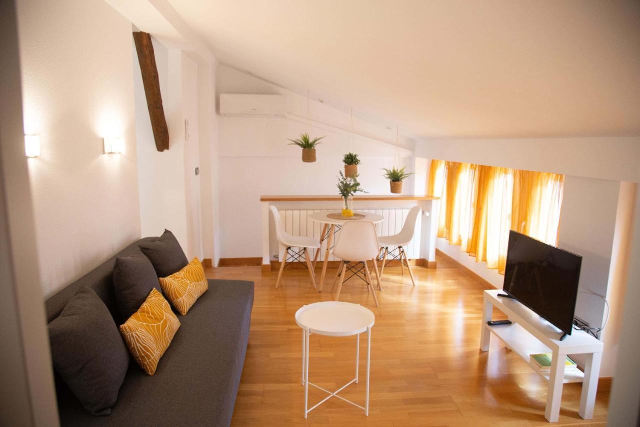 Apartamento Rajabai Almansa Exterior foto