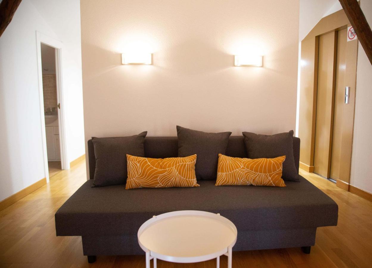Apartamento Rajabai Almansa Exterior foto