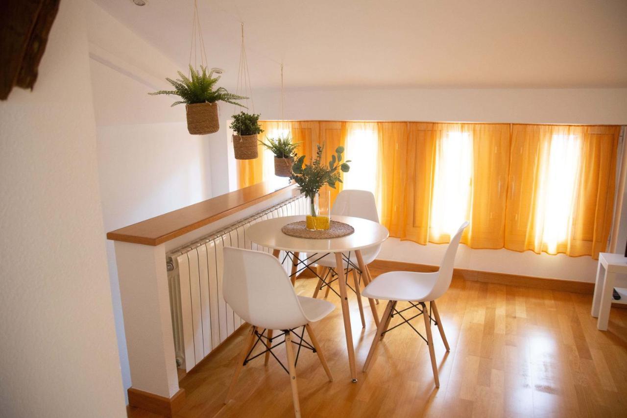 Apartamento Rajabai Almansa Exterior foto